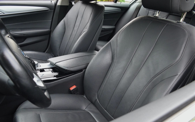 BMW Seria 5 cena 107800 przebieg: 151211, rok produkcji 2017 z Oleszyce małe 781
